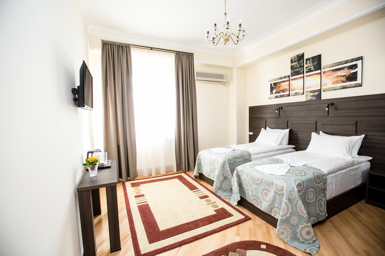 Hotel Badagi Tbilisi Esterno foto