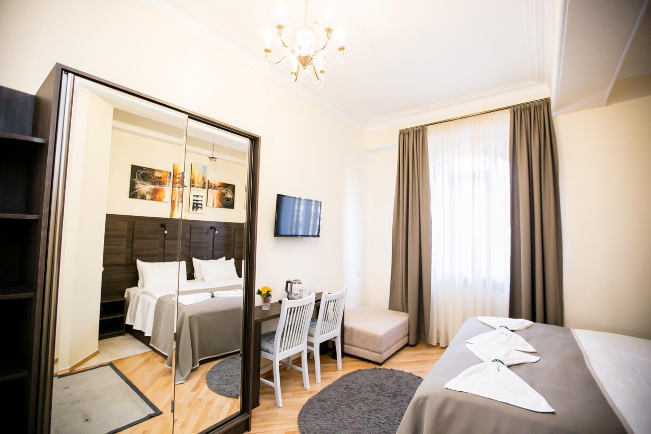 Hotel Badagi Tbilisi Esterno foto